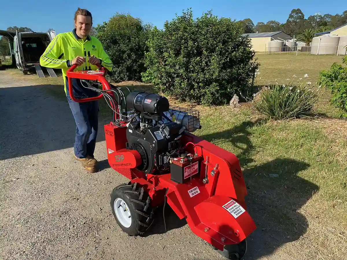 Small tight access stump grinder Small Stump Grinding machine for tight access areas